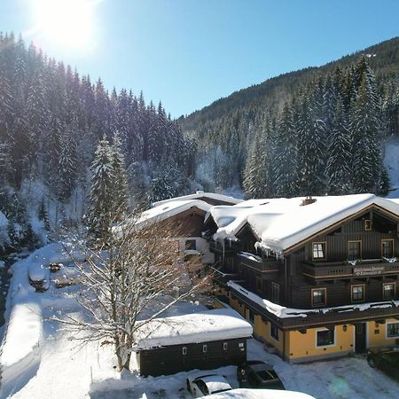 Pension Ledererguetl - Jokercard & Parkplatz Inkl Bed & Breakfast Saalbach-Hinterglemm Exterior photo