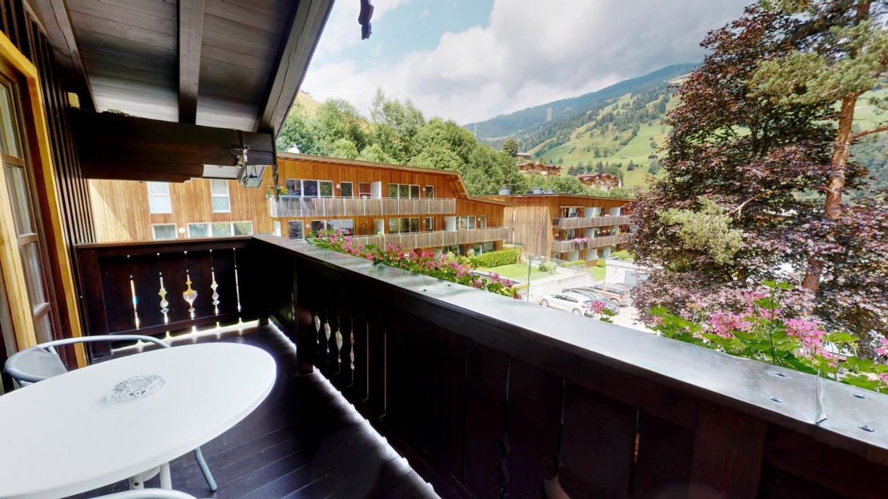 Pension Ledererguetl - Jokercard & Parkplatz Inkl Bed & Breakfast Saalbach-Hinterglemm Exterior photo