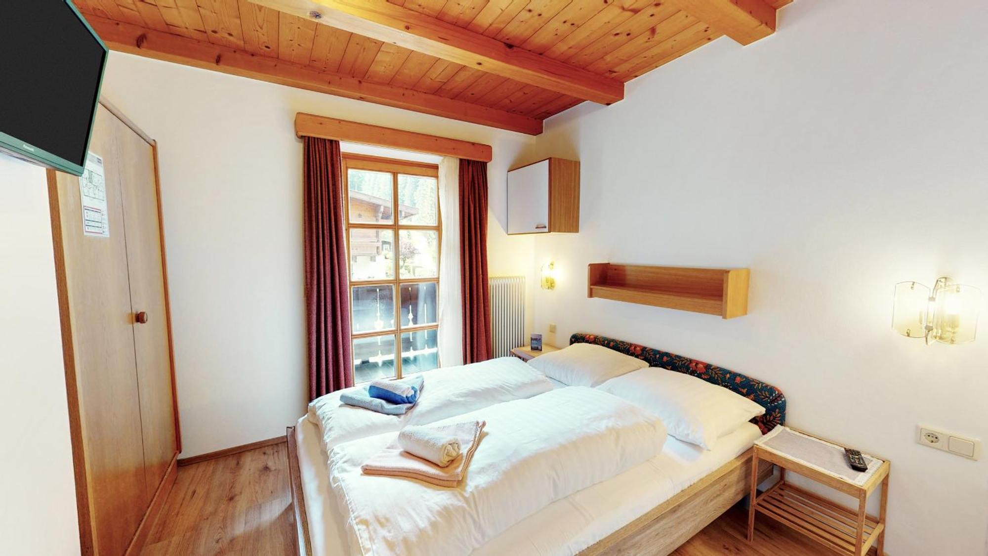 Pension Ledererguetl - Jokercard & Parkplatz Inkl Bed & Breakfast Saalbach-Hinterglemm Exterior photo